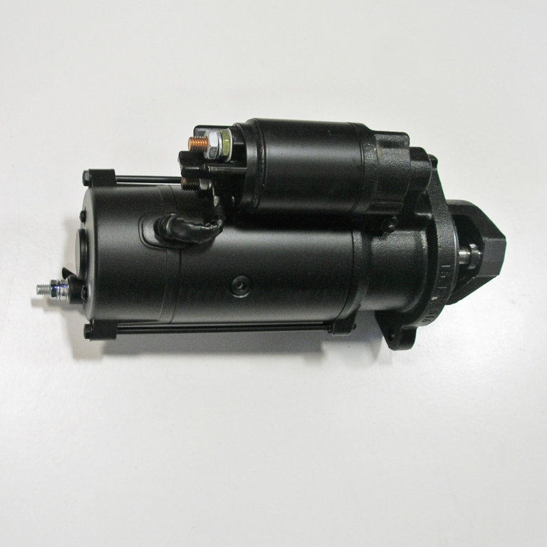 Розетка JCB 3CX4TC (12 В) MAHLE